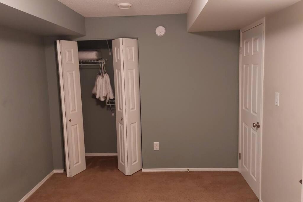 Lovely 1-Bedroom Basement Suite Winnipeg Exterior photo