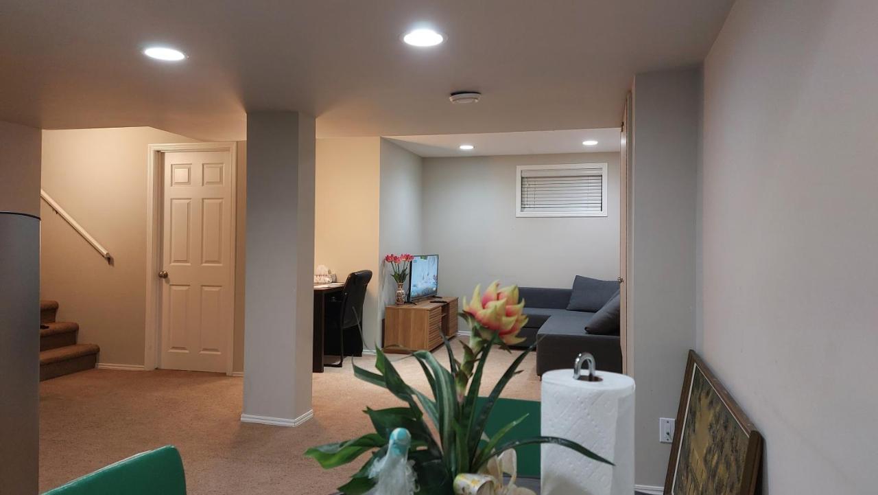 Lovely 1-Bedroom Basement Suite Winnipeg Exterior photo