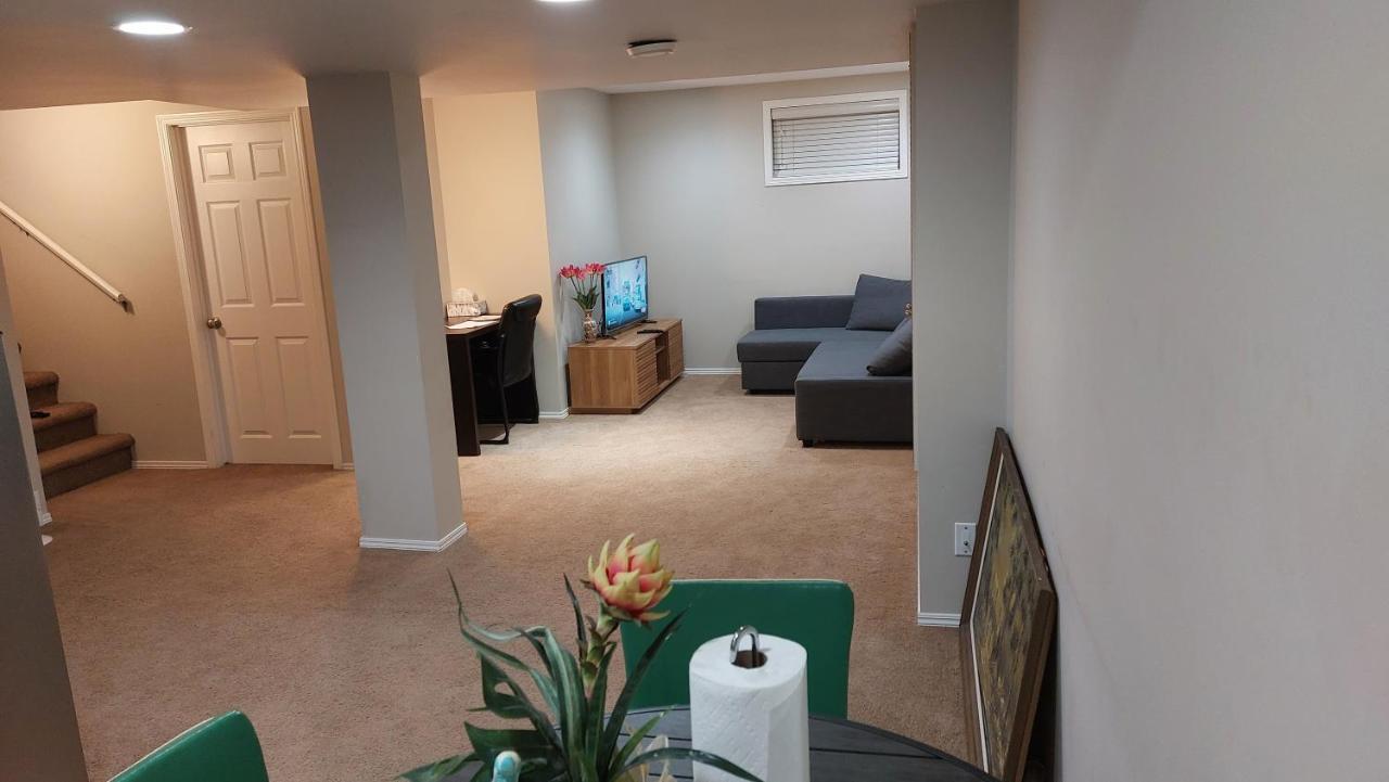 Lovely 1-Bedroom Basement Suite Winnipeg Exterior photo
